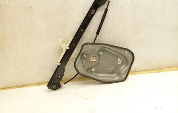 Volkswagen Golf Plus Rear window lifting mechanism without motor 1K4839461