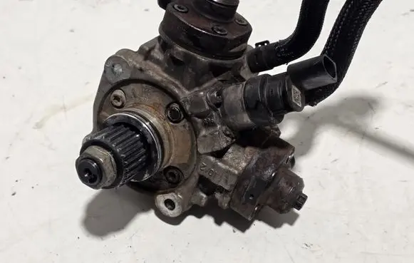 Porsche Panamera (970) Fuel injection high pressure pump 059130755CC 0445010691