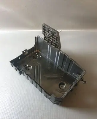 Opel Mokka B Battery box tray 9823533180
