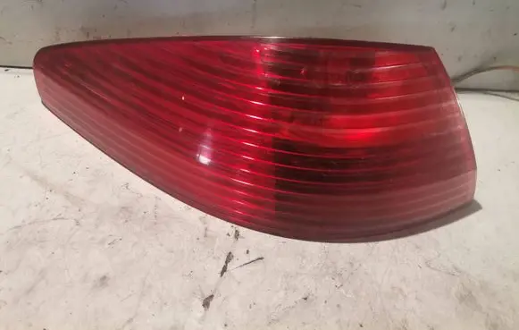 Peugeot 607 Rear/tail lights