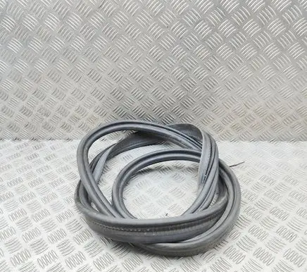 BMW X2 F39 Trunk rubber seal (body) 7423834