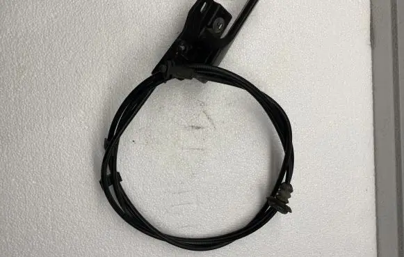 Volkswagen Golf IV Engine bonnet (hood) release handle 1J1828633