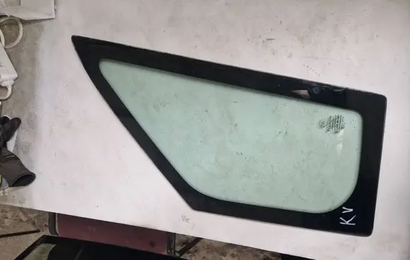 Fiat Ducato Front door vent window glass four-door 