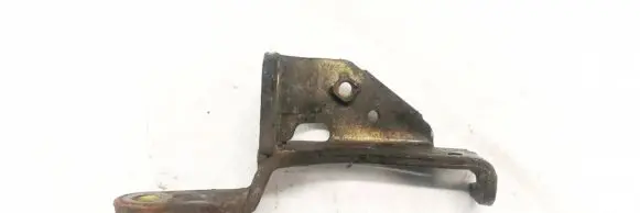 Mitsubishi Carisma Engine mounting bracket