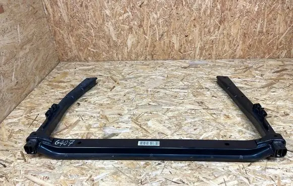 Volvo XC40 Radiator mount bracket 32333099