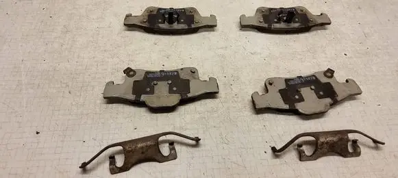 Jeep Grand Cherokee Brake pads (rear) 