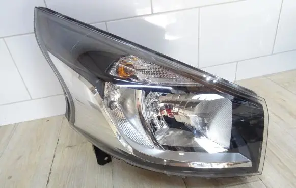 Renault Trafic III (X82) Headlight/headlamp 260105469