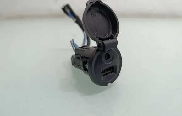 Peugeot 508 AUX in-socket connector 96647952XT