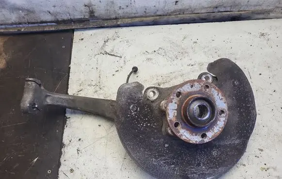 Audi A4 S4 B8 8K Front wheel hub 