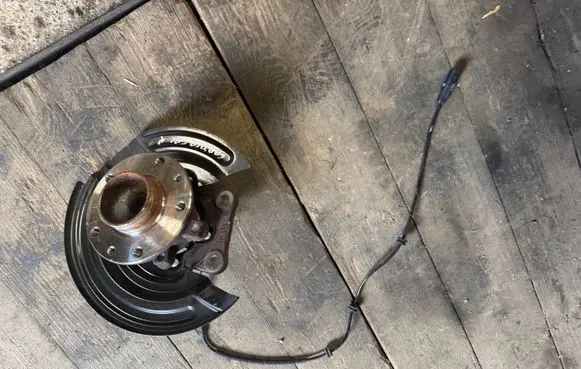 Renault Captur II Rear wheel hub D599