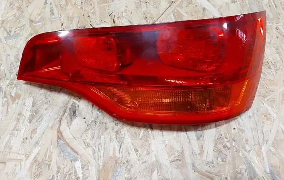 Audi Q7 4L Tailgate rear/tail lights 4L0945094