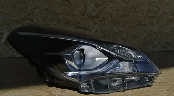 Toyota Yaris Headlight/headlamp