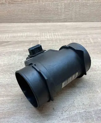 Opel Vectra B Mass air flow meter 90411957 5WK9150