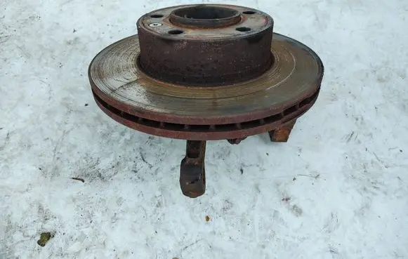 Renault Master II Front wheel hub spindle knuckle 