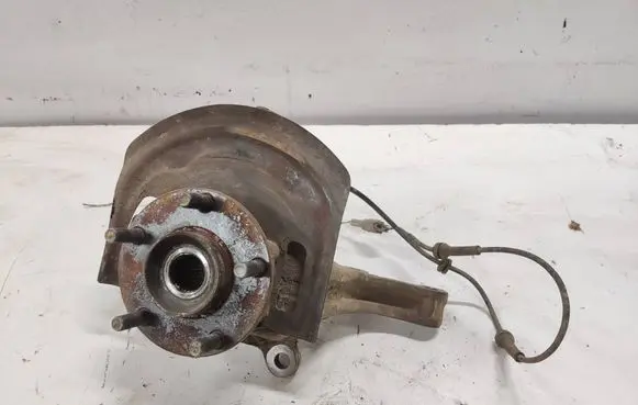 Nissan X-Trail T31 Front wheel hub 
