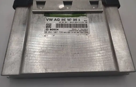 Volkswagen Golf VII Engine control unit/module 04E907309A 0261S07726