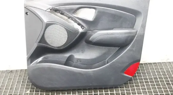 Hyundai ix35 Front door card panel trim 823022Y2439P
