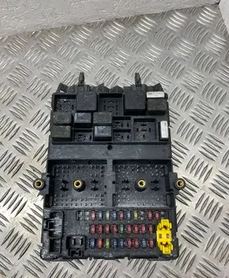 Jeep Grand Cherokee (WJ) Fuse module 56042942AC P56042942AC TQH21006RMR1