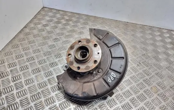 Volkswagen PASSAT B7 Front wheel hub