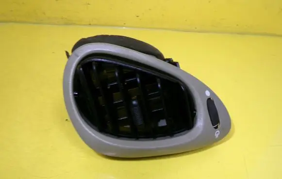 Ford Fiesta Dashboard side air vent grill/cover trim 96FGA018B09