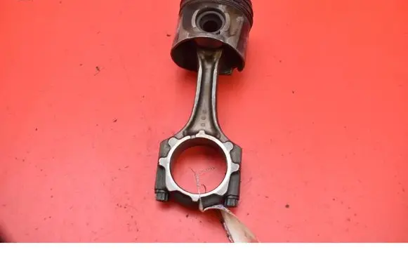 Toyota Avensis Verso Piston 