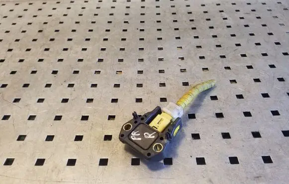 Subaru Legacy Airbag deployment crash/impact sensor 98231AG000 2521000080