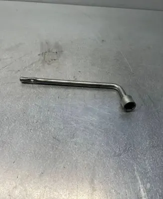 Nissan X-Trail T30 Wheel nut wrench 151969a