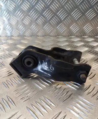 Citroen C4 Grand Picasso Engine mounting bracket 9682516380