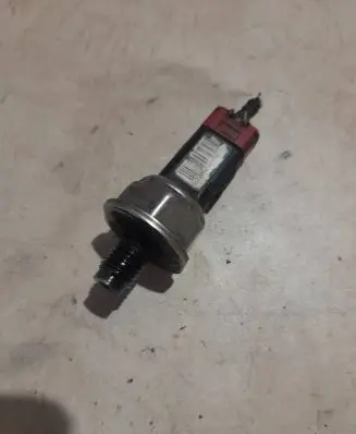 Fuel pressure sensor