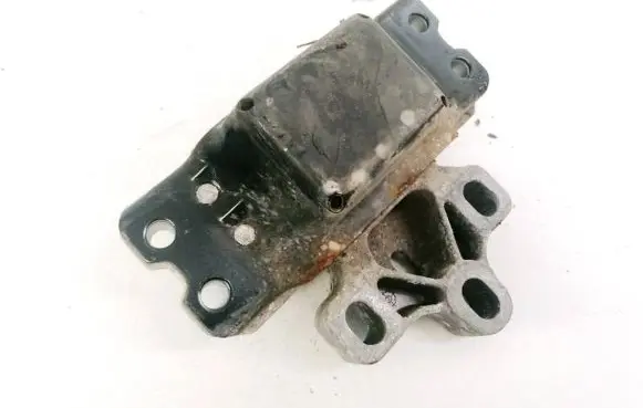 Volkswagen Touran I Engine mount bracket