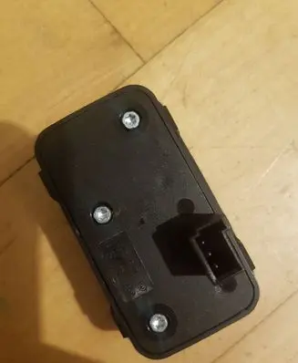 Mercedes-Benz GLS X166 Tailgate/boot open switch button 2128210551 32132103