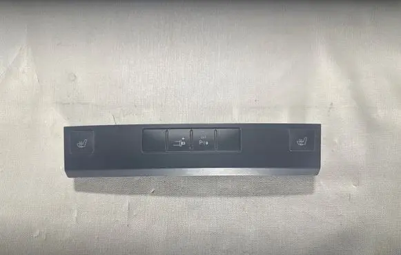 Mercedes-Benz E C207 W207 Seat heating switch A2078204010 33704501 073500