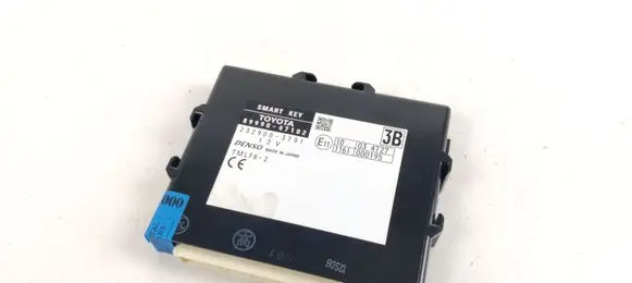 Toyota Prius+ (ZVW40) Keyless (KESSY) go control unit/module 8999047102