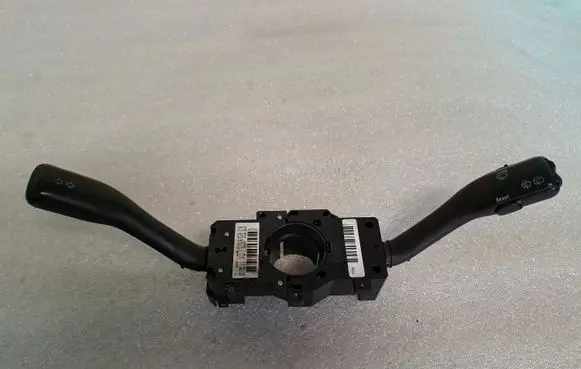 Volkswagen PASSAT B5.5 Wiper turn signal indicator stalk/switch 8L0953513G
