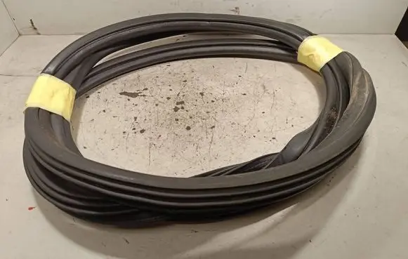 Audi SQ7 Front door rubber seal