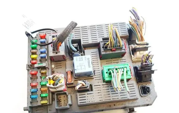 Peugeot 807 Fuse box set 9651938380
