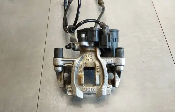 BMW X1 F48 F49 Rear brake caliper 6880379