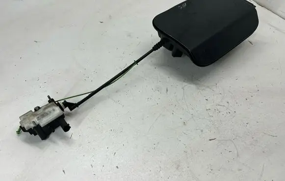 BMW 5 F10 F11 Fuel tank cap trim 7218336
