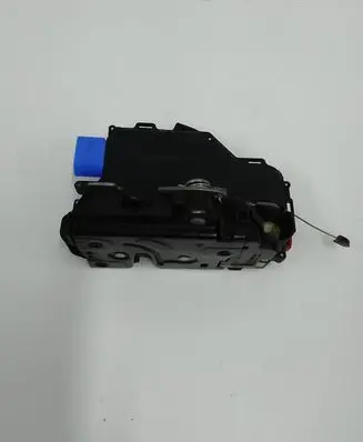 Volkswagen Golf VI Front door lock 3D1837015AB