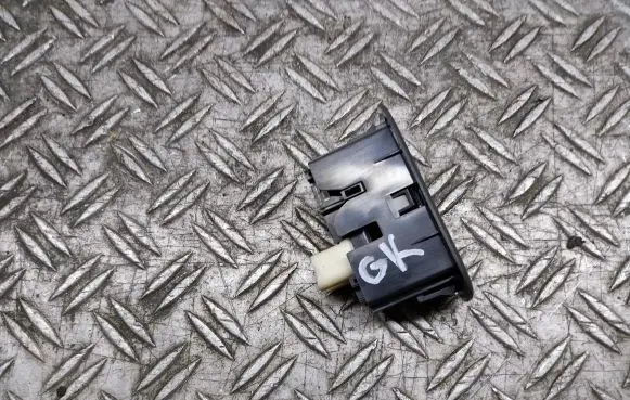 Toyota Auris 150 Electric window control switch