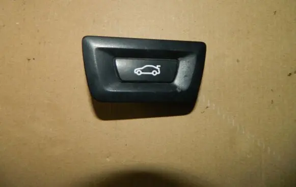 BMW 5 F10 F11 Tailgate/boot open switch button 9275119