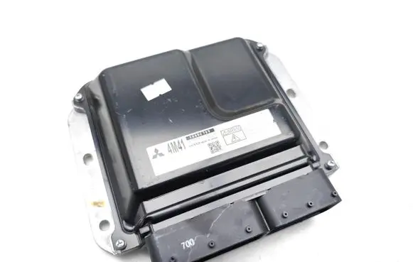 Mitsubishi Pajero Engine control unit/module 1860C769 2757007002