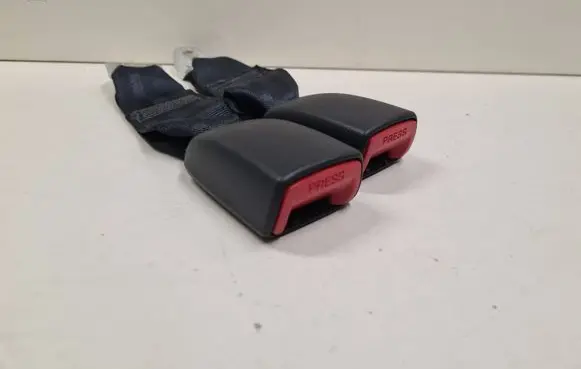Toyota Corolla Verso E121 Rear seatbelt buckle