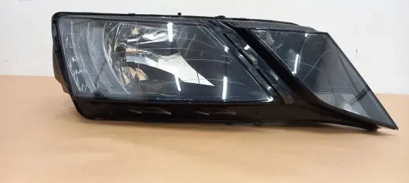 Skoda Octavia Mk3 (5E) Headlight/headlamp 5E1941016C 030110420200 LE15A6368