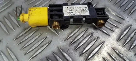 Audi A4 S4 B6 8E 8H Airbag deployment crash/impact sensor 8e0959643a 8e0959643arb4