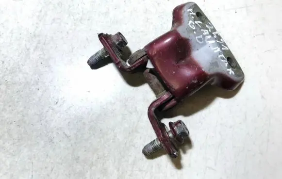 Hyundai Lantra II Rear door lower hinge