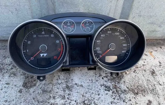 Audi TT TTS Mk2 Speedometer (instrument cluster) 8J0920980P