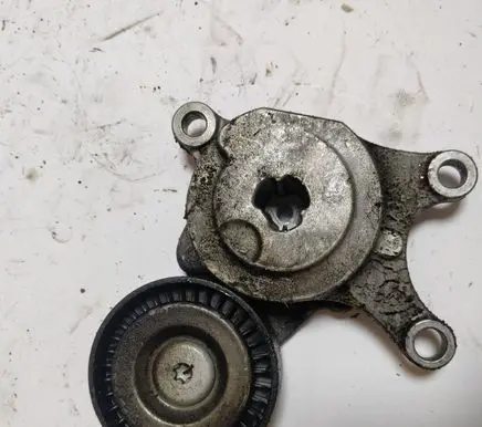 Mercedes-Benz CLA C117 X117 W117 Generator/alternator belt tensioner A27020003