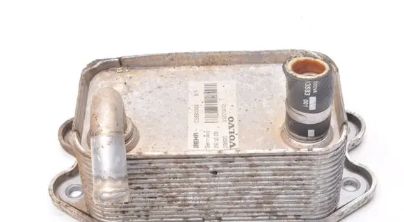 Volvo XC90 Engine oil radiator 31201912