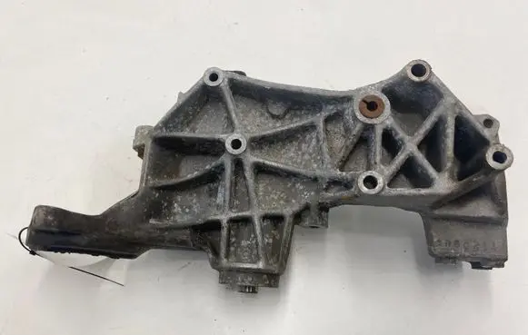 Audi A4 S4 B5 8D Engine mounting bracket 058145523E